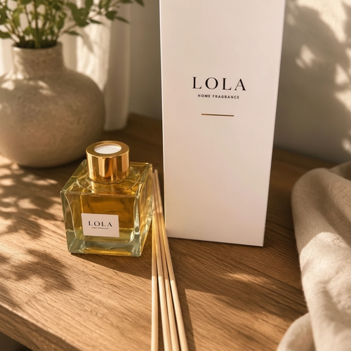 Lola Home Fragrance Gold Edition reed diffuser 100ml with natural reeds and white gift box